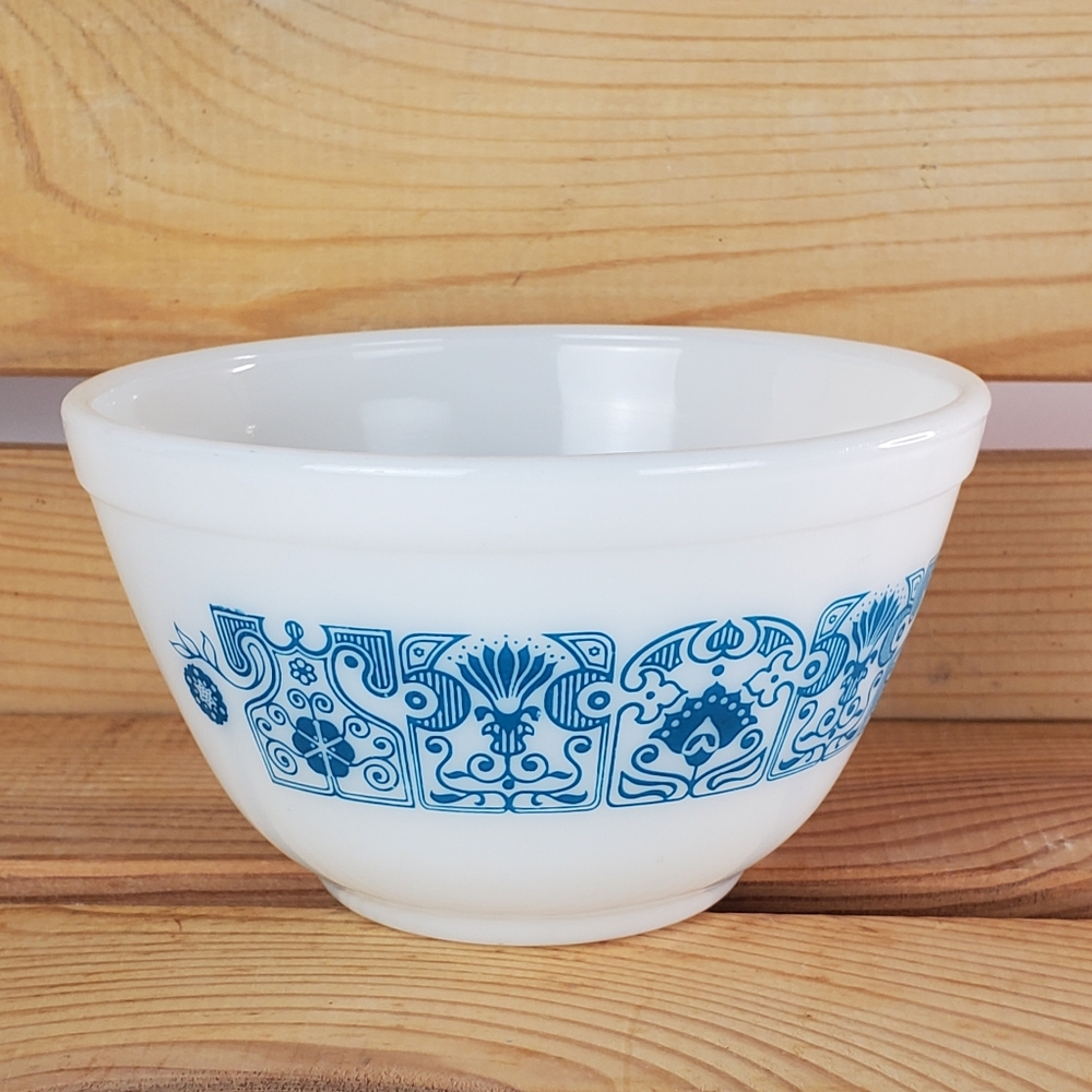 Vintage Pyrex Blue Horizen Mixing Bowl 401